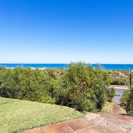Scarborough Beachlife Apartment - Executive Escapes Перт Экстерьер фото